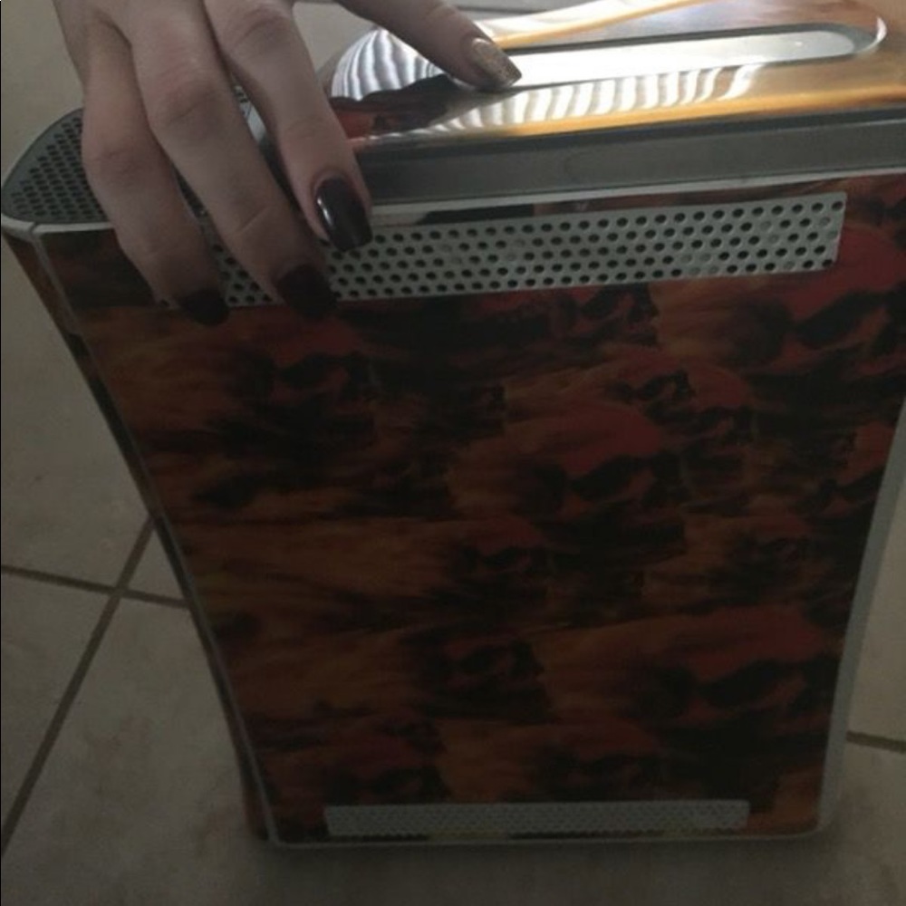 Xbox 360 - Picture 2 of 4